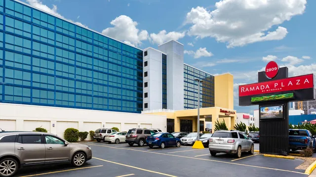 Ramada Plaza by Wyndham Virginia Beach Oceanfront photo 4