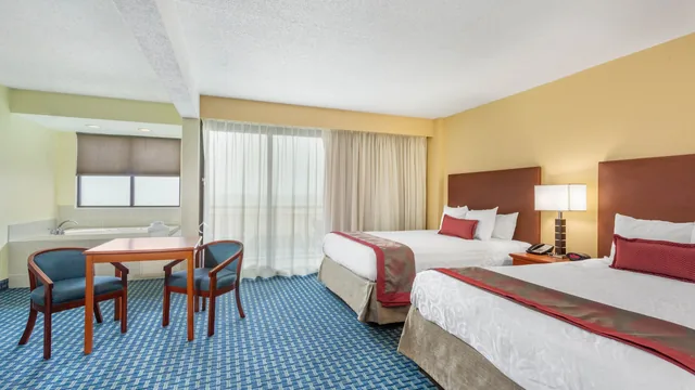 Ramada Plaza by Wyndham Virginia Beach Oceanfront photo 6