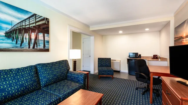 Ramada by Wyndham Virginia Beach photo 1