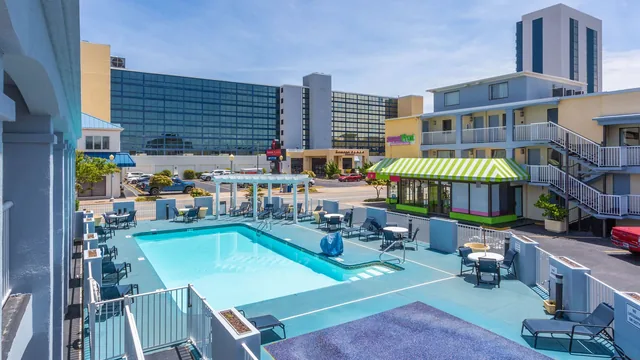 Ramada by Wyndham Virginia Beach photo 2