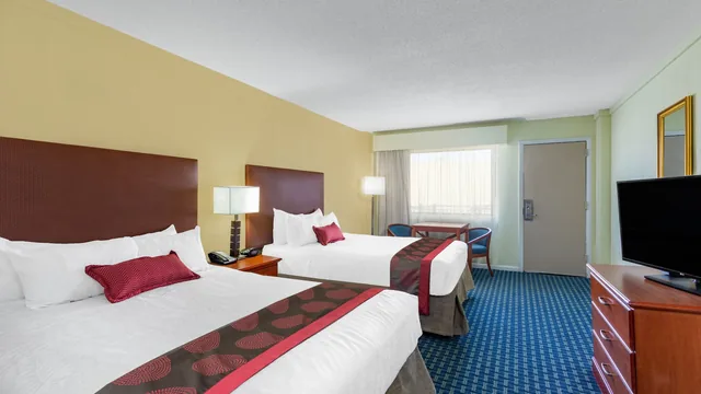 Ramada by Wyndham Virginia Beach photo 4