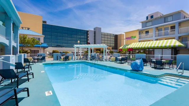 Ramada by Wyndham Virginia Beach photo 5