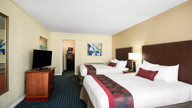 Ramada by Wyndham Virginia Beach photo 6