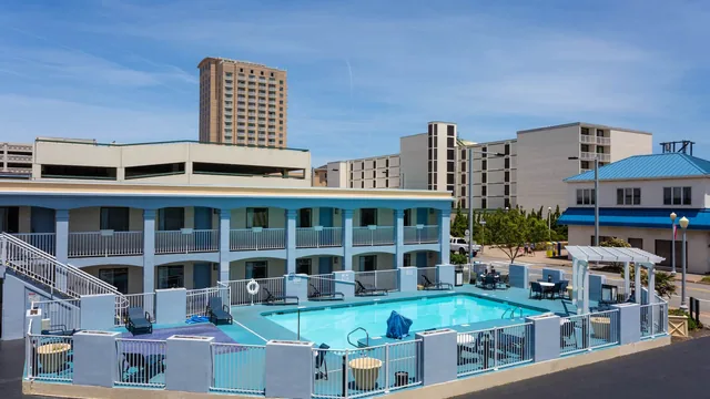 Ramada by Wyndham Virginia Beach photo 8