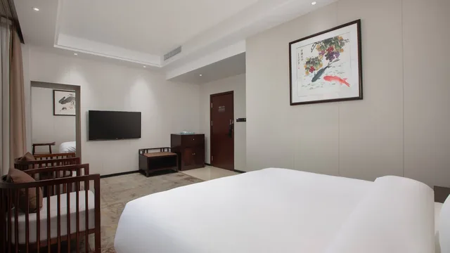 Ramada Encore by Wyndham Linqu Downtown photo 1