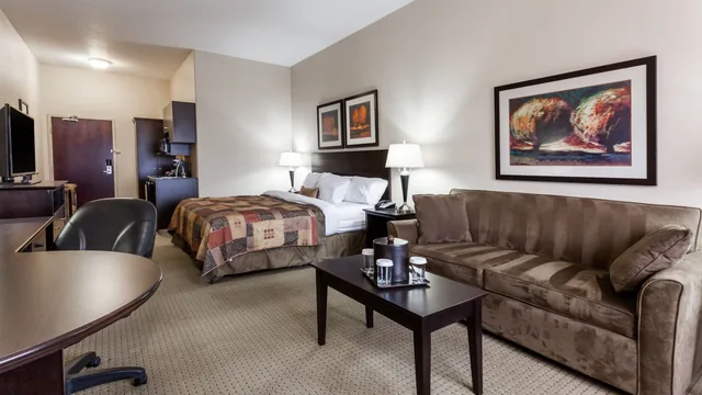 Ramada by Wyndham Westlock photo 2