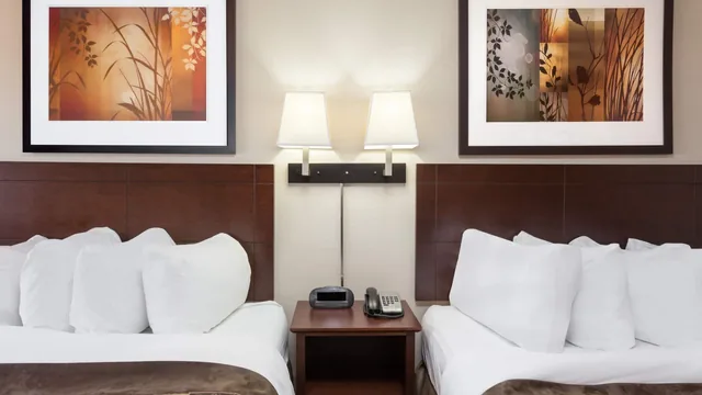 Ramada by Wyndham Weyburn photo 4