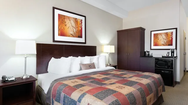 Ramada by Wyndham Weyburn photo 9
