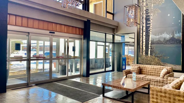 Ramada by Wyndham Whitecourt photo 4
