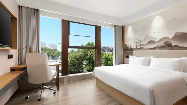 Ramada Encore by Wyndham Wuhan Station photo 2