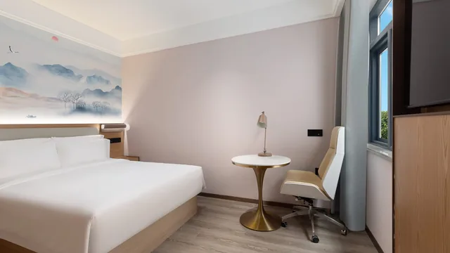 Ramada Encore by Wyndham Wuhan Station photo 9