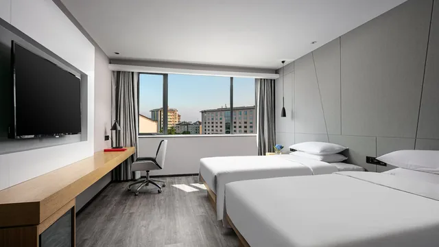 Ramada by Wyndham Yangzhou Slender West Lake photo 8