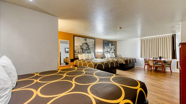 Super 8 by Wyndham Alamosa photo 8