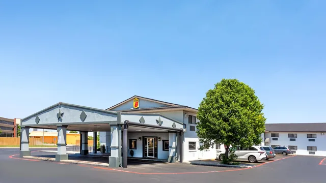 Super 8 by Wyndham Amarillo Central TX photo 1