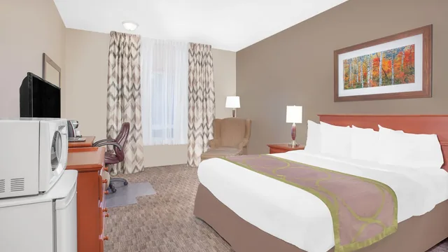 Super 8 by Wyndham Athabasca AB photo 1