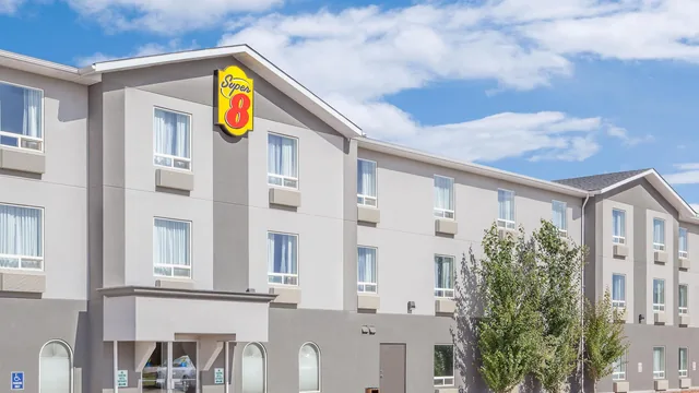 Super 8 by Wyndham Athabasca AB photo 2