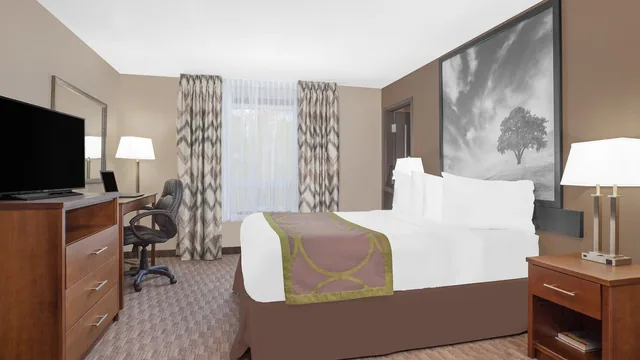 Super 8 by Wyndham Athabasca AB photo 3