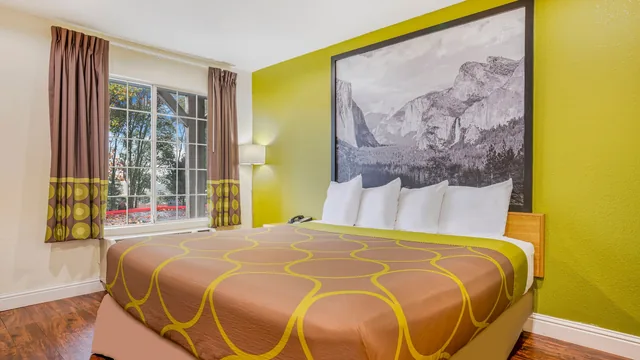 Super 8 by Wyndham Auburn photo 4