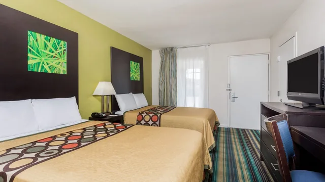 Super 8 by Wyndham Augusta photo 8