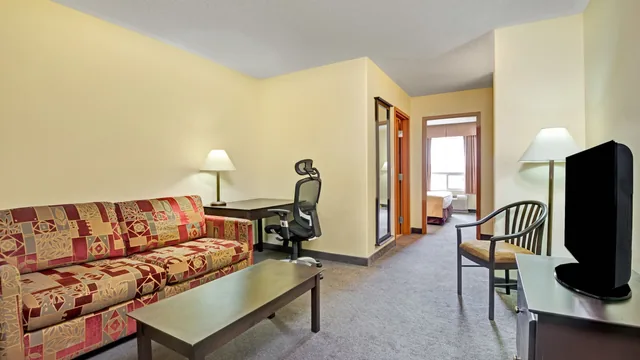 Super 8 by Wyndham Barrie South photo 6