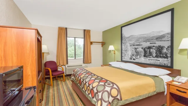 Super 8 by Wyndham Bedford photo 5