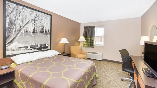 Super 8 by Wyndham Belleville photo 7