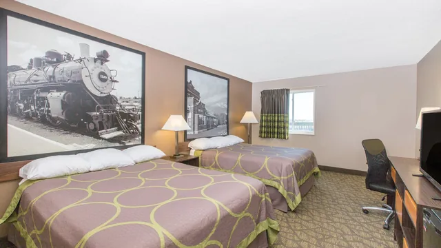 Super 8 by Wyndham Belleville photo 11