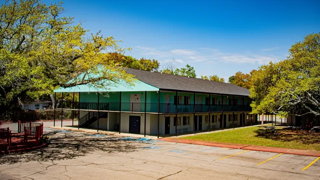 Super 8 by Wyndham Biloxi photo 10