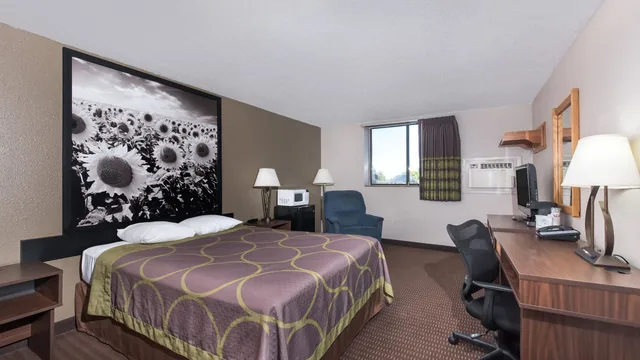 Super 8 by Wyndham Bismarck photo 4