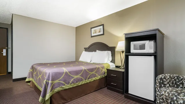 Super 8 by Wyndham Bismarck photo 12