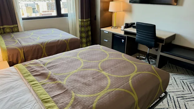 Super 8 by Wyndham Bronx Near Stadium photo 2