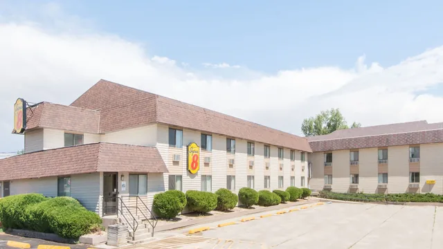 Super 8 by Wyndham Buffalo photo 11