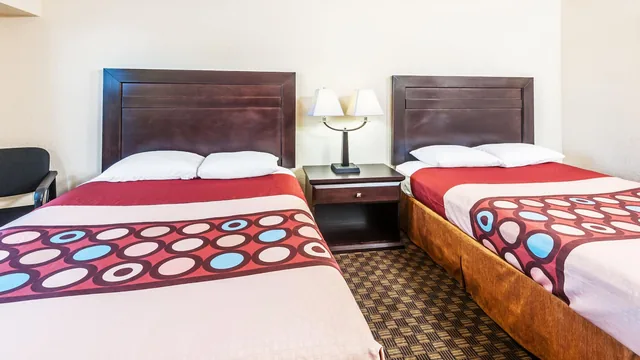 Super 8 by Wyndham Calgary/Airport photo 1