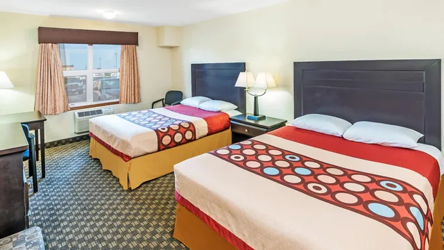 Super 8 by Wyndham Calgary/Airport photo 3