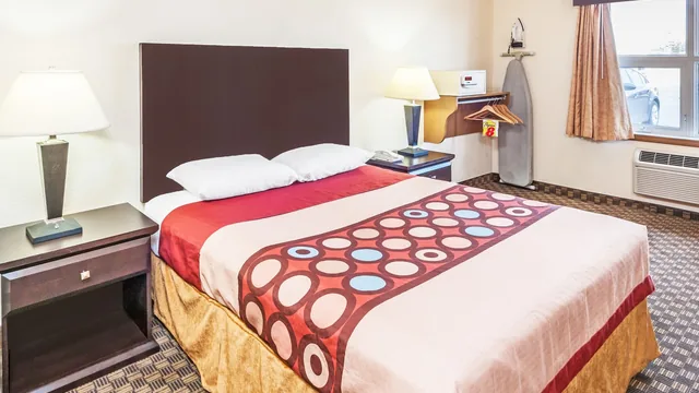 Super 8 by Wyndham Calgary/Airport photo 7