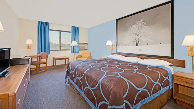 Super 8 by Wyndham Centerville photo 8