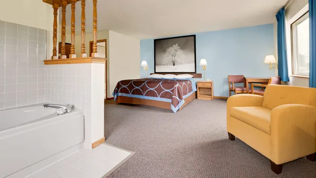Super 8 by Wyndham Centerville photo 11