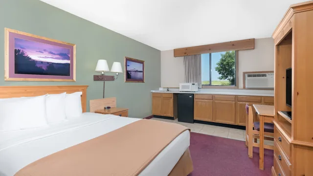 Super 8 by Wyndham Chamberlain SD photo 2