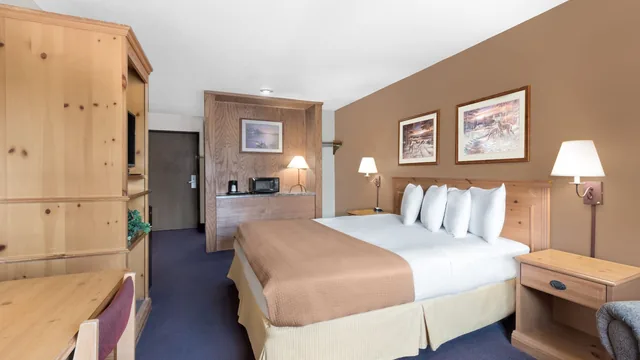 Super 8 by Wyndham Chamberlain SD photo 5