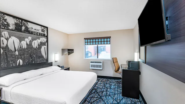 Super 8 by Wyndham Charlottesville photo 6