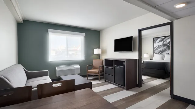 Super 8 by Wyndham Columbus photo 10