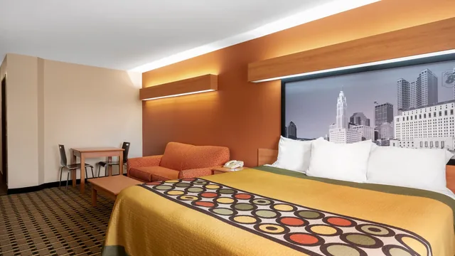 Super 8 by Wyndham Columbus West photo 10