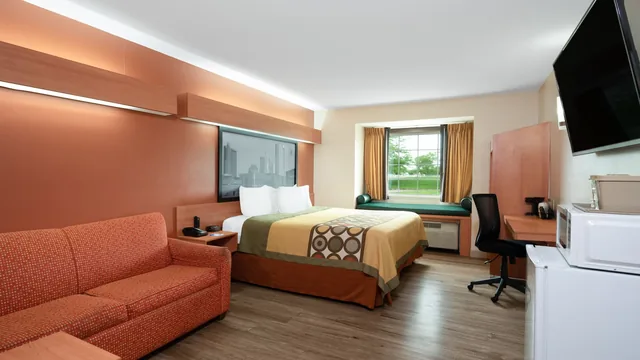 Super 8 by Wyndham Columbus West photo 11