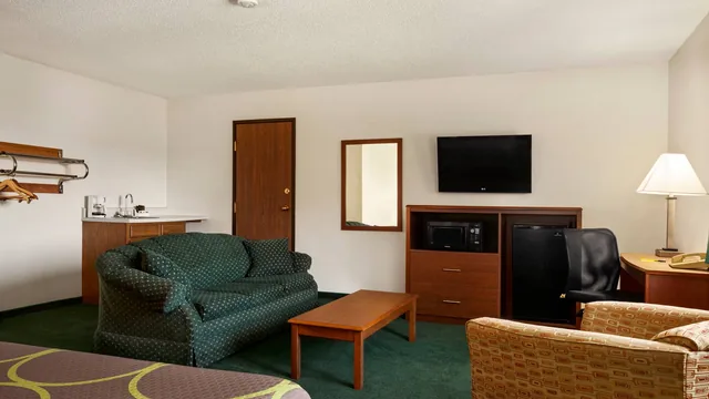 Super 8 by Wyndham Concordia photo 9