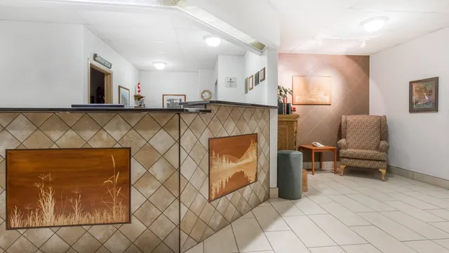 Super 8 by Wyndham Dauphin photo 10
