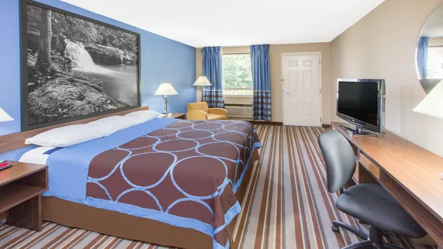 Super 8 by Wyndham Dothan photo 8