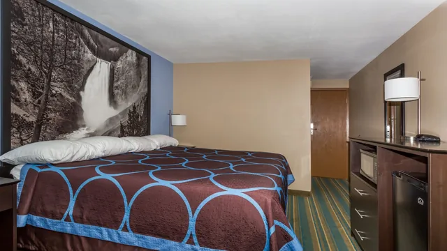 Super 8 by Wyndham Douglas photo 3