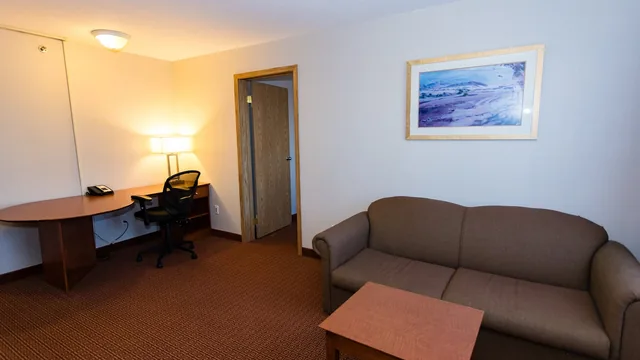 Super 8 by Wyndham Drayton Valley photo 3