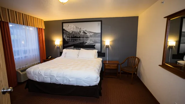 Super 8 by Wyndham Drayton Valley photo 8