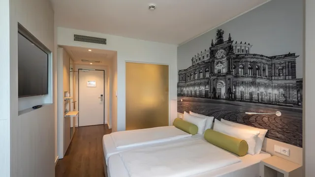 Super 8 by Wyndham Dresden photo 12